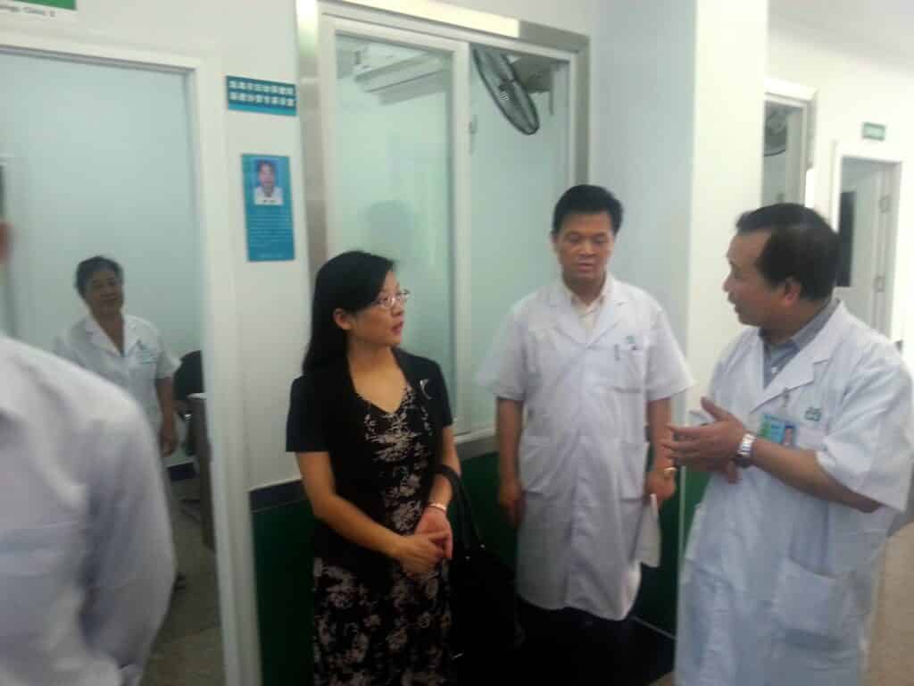 龙广艳副市长到我中心视察指导工作插图2