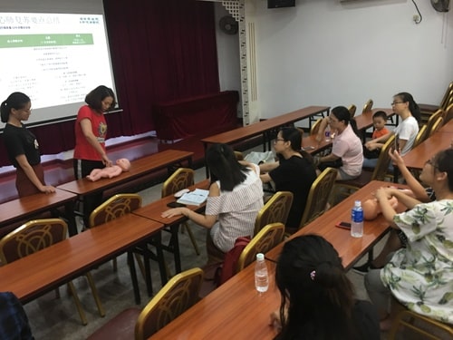 婴幼儿护理及急救知识健康教育讲座完满结束插图4