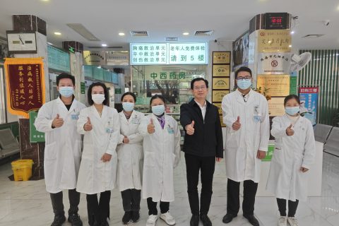 香洲区卫健局胡文锋局长新春慰问