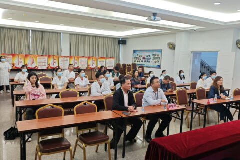 开展翠香街道社区卫生服务机构消防安全知识培训、消防疏散演练和平安建设专题会议
