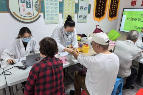 我中心开展2024年第二场为农社区老年人免费体检活动