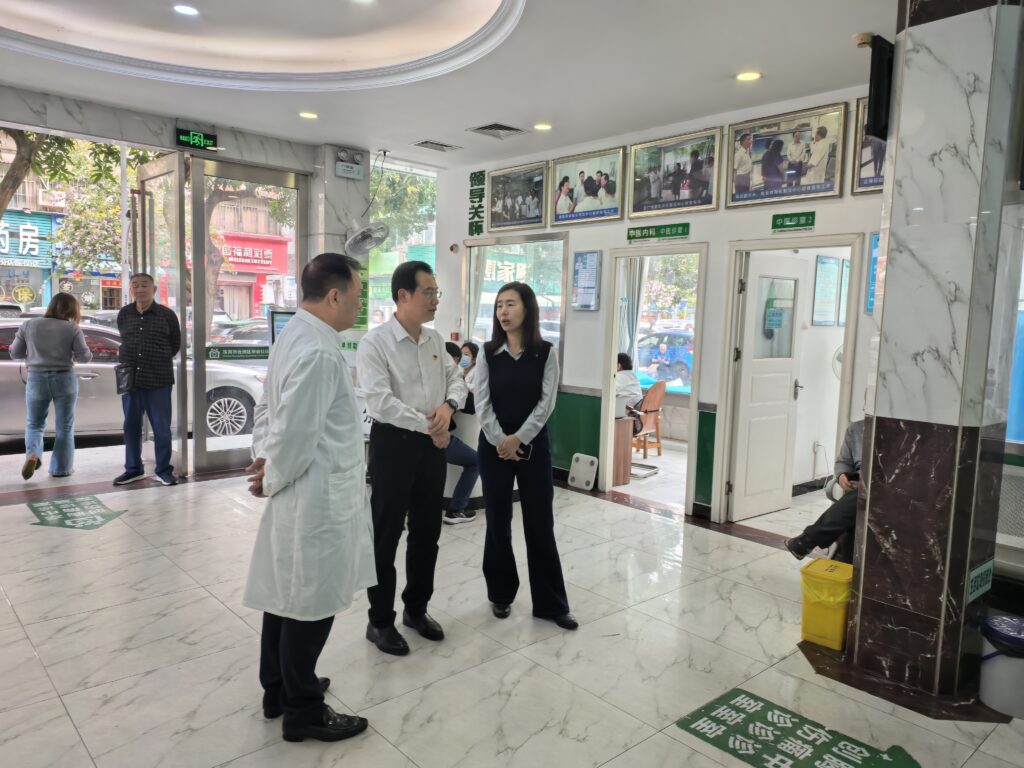 香洲区卫健局胡文锋局长一行莅临我中心开展严重精神障碍管理工作及安全生产工作专项检查插图